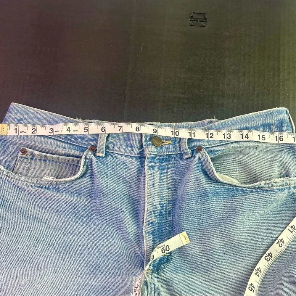 Lee Men's Relaxed Fit Light Blue Jeans - Picture 7 of 9